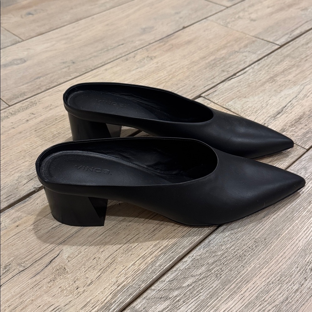 Vince Sleek Black Pointed Mules - Picture 2 of 4